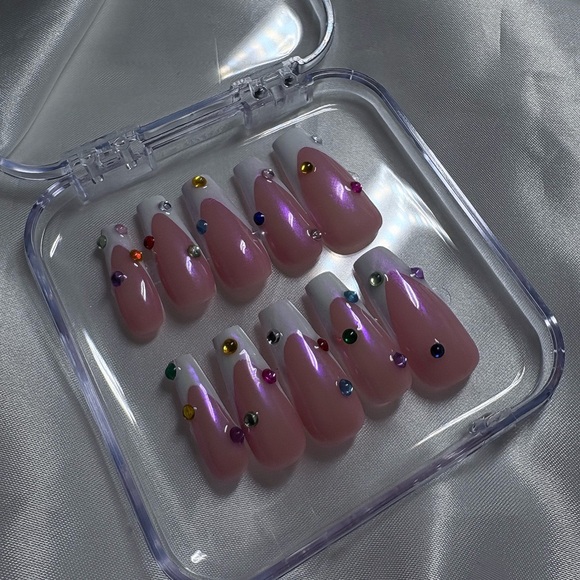 Nails press on - Picture 1 of 2
